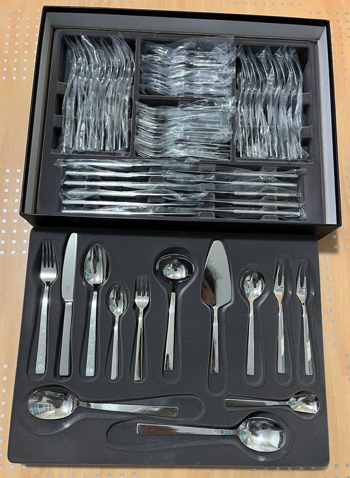 Zwilling Besteck set 68 Teilig für 12 Personen kaum benutzt in  Nordrhein-Westfalen - Mönchengladbach | eBay Kleinanzeigen ist jetzt  Kleinanzeigen