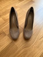 High Heels Tamaris taupe beige Wildleder Schuhe Damen 38 Berlin - Wilmersdorf Vorschau