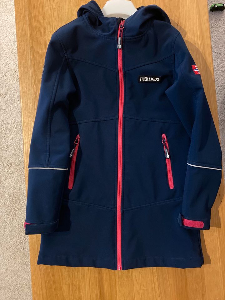 Trollkids Mädchen Softshell Windbreaker Winterjacke Größe 140 in Hemer