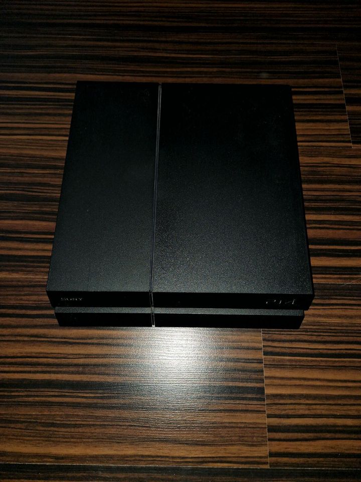 Playstation 4 mit defektem Laufwerk+ 2 controller in Beckum