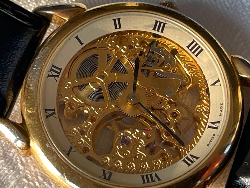 Schweizer Damenuhr Skelettiert 34 mm Kaliber Peseux Handaufzug in Brandis