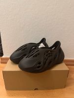 Adidas Yeezy Foamrunner Onyx EU 44 1/2 US10 Hessen - Mörfelden-Walldorf Vorschau