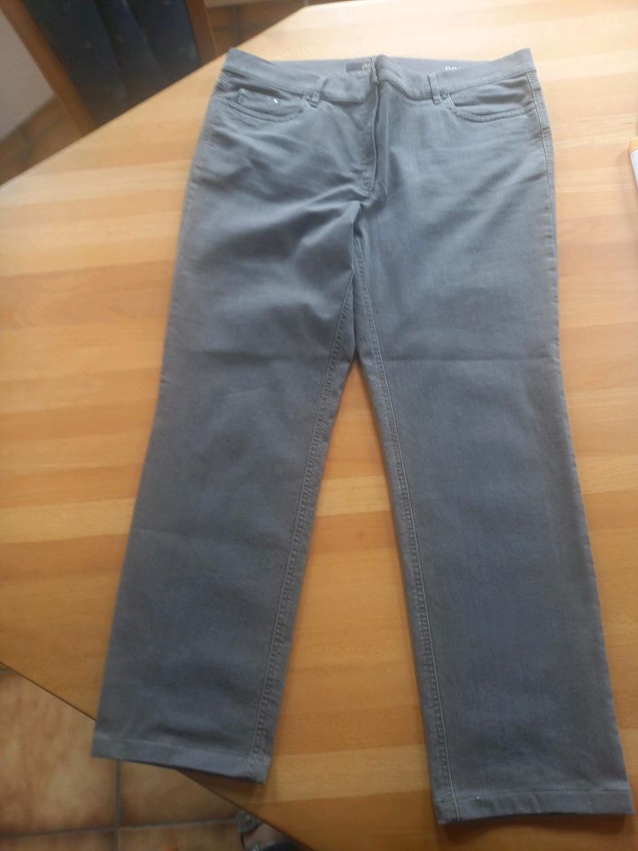 Zerres Damen Jeans Hose Gr. 48 braun in Neckarsulm