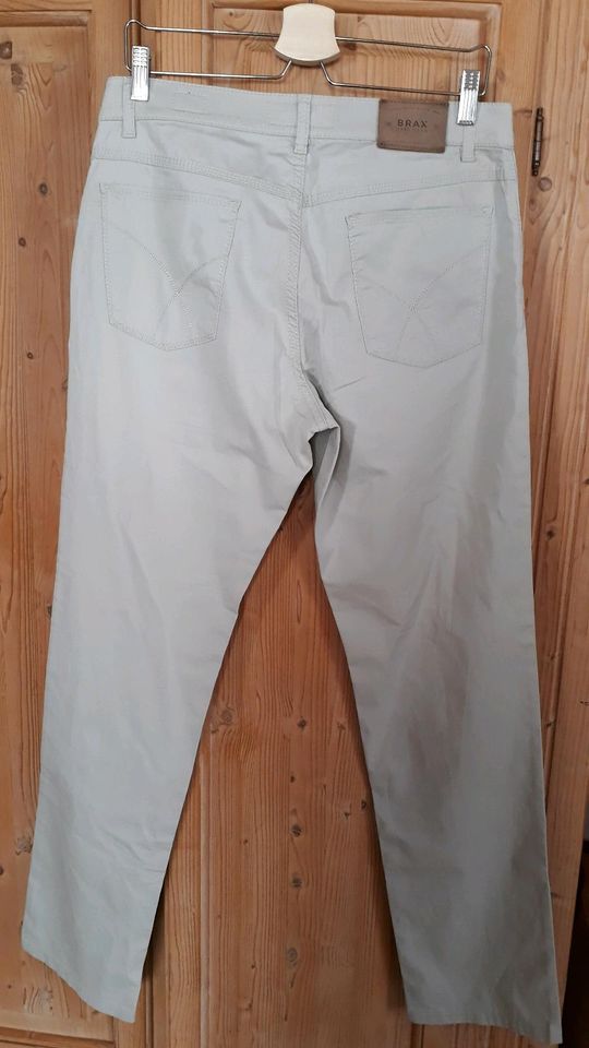 BRAX Cooper  Fan MTWA regular fit Herrenhose Gr. 33/34 beige neu in Germersheim