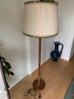 Retro Steh Lampe aus meiner Oma Zeit mit Schirm aus Stoff ! Stuttgart - Stuttgart-Mitte Vorschau