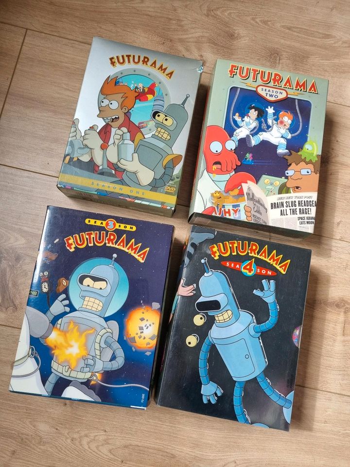 Futurama 1 bis 4 DVD Serie Sammlung in Dortmund