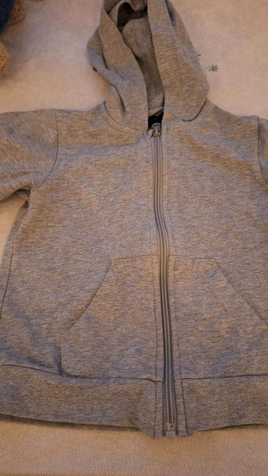 Sweatjacke grau Jako-o 92 98 in Scheeßel