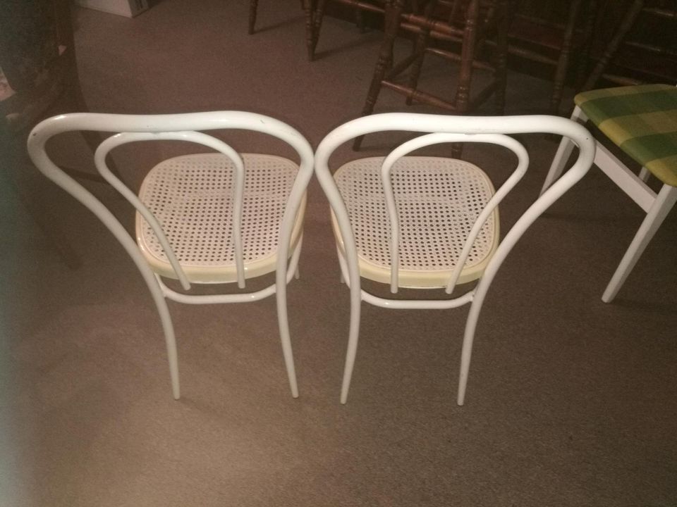 Zwei Stühle in Berlin