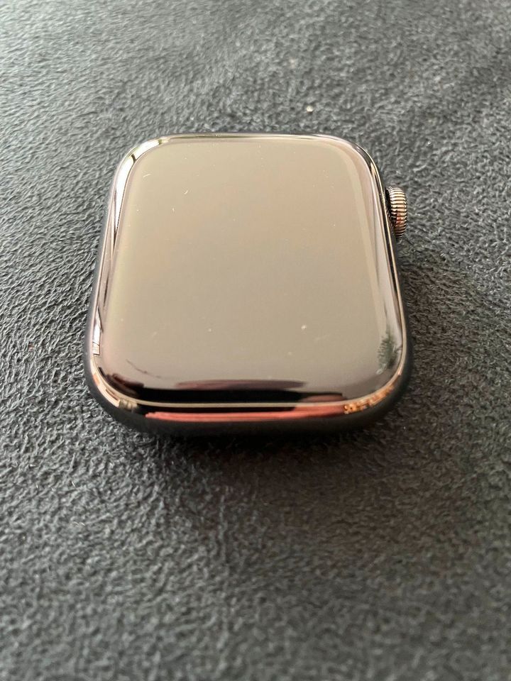 Apple Watch Series 8 GPS + Cellular, 45 mm Edelstahlgehäuse in Witten