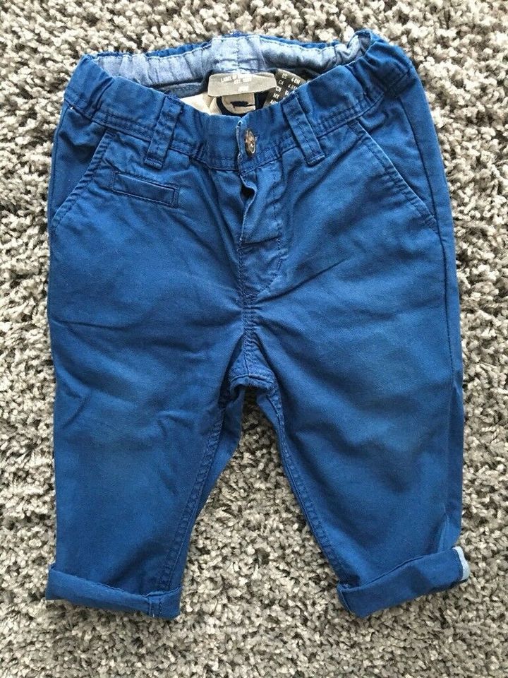 H&M Jungen Hose Chino blau Gr. 68 in Siershahn