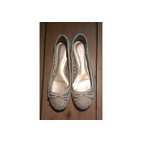 Sommerliche Ballerinas in 39 beige, Sommerschuhe Nordrhein-Westfalen - Haan Vorschau
