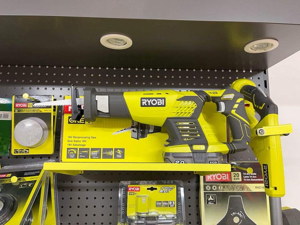 Ryobi 18 Volt Säbelsäge inkl. 2 Ah Akku und Ladegerät in Steffenberg