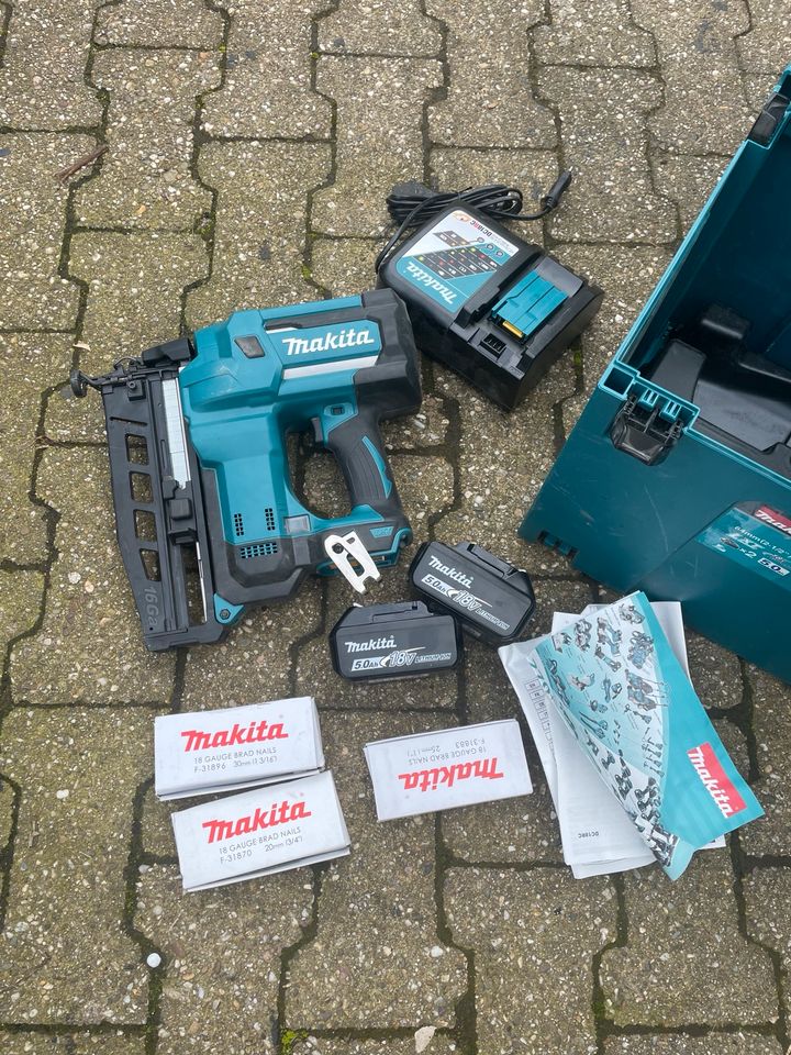 Makita Akku Stauchkopfnagler 18V in Mönchengladbach