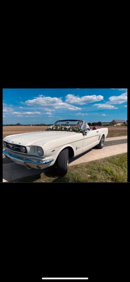 Mustang als Hochzeitsauto mieten - weiß, Cabrio, V8 mit Chauffeur in Pirna