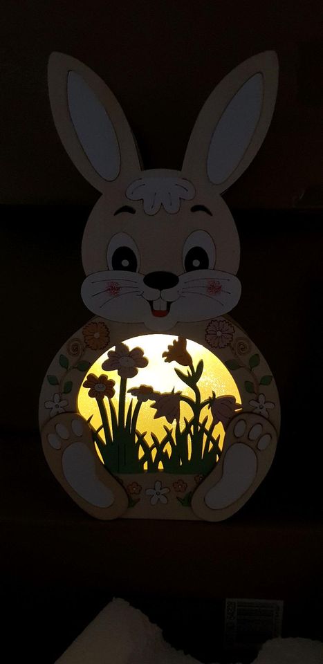 Osterhase mit LED-Beleuchtung in Alsdorf