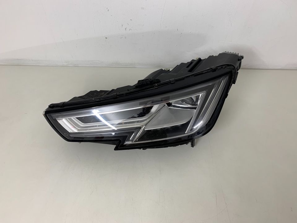 Audi A4 S4 8W Voll LED Scheinwerfer Links Original 8W0941033 in Essen