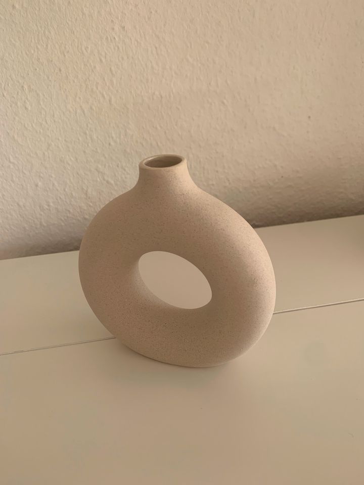 H&M mini iconic Vase in Elmshorn