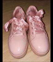 wie NEU - rosa Sneaker Bershka Lack Leder Barbie Gr. 39 Berlin - Reinickendorf Vorschau