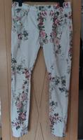❤️ JEWELLY Jeans weiß Rosendruck Gr.42 Bayern - Aschaffenburg Vorschau