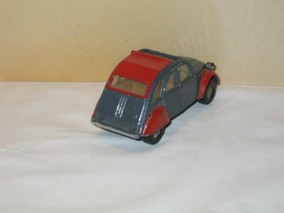 Corgi Toys Citroen 2CV6, gebraucht ein Scheinwerfer fehlt in Frankfurt am Main