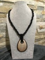 ONYX-KETTE / COLLIER mit HOLZ-PERMUTT-ANHÄNGER Niedersachsen - Denkte Vorschau