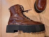 H&M Neu! Tolle Lack Plateau Boots Schnürstiefel braun Gr. 39 Nordrhein-Westfalen - Tönisvorst Vorschau