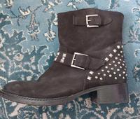 Buffalo Leder Stiefeletten -Boots  mit Nieten  Gr. 41 Hamburg Barmbek - Hamburg Barmbek-Nord Vorschau