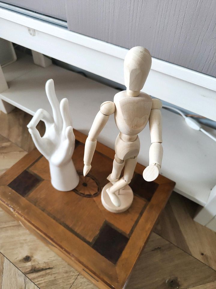 Zwei Schmuckhalter Deko Hand und Figur h&m ikea in Heidelberg