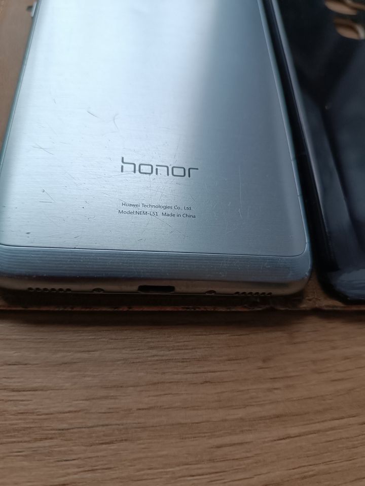 2 x Huawei Honor 5c mit 2 neuen Schutzfolien zusammen 50€ in Veilsdorf