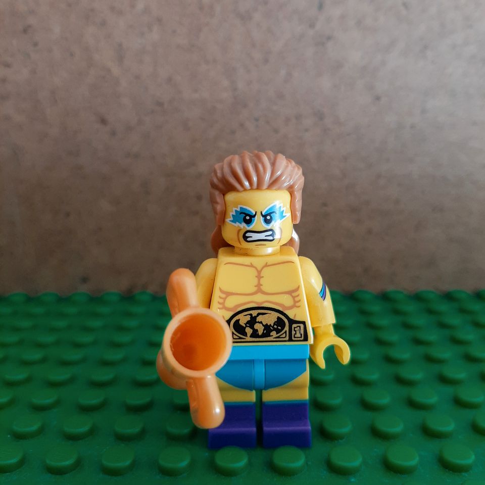 Lego Collectable Minifigures Serie 15 / 71011 / Wrestling Champ in Straubenhardt