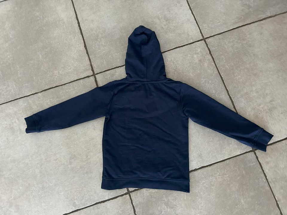 Hoodie dunkelblau Mädchen in Größe 116/122 *selten getragen* in Blankenheim