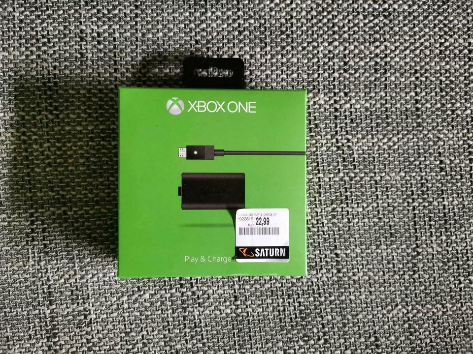 Verkaufe Paket Xbox One 500GB inkl. Zubehör in Odenthal