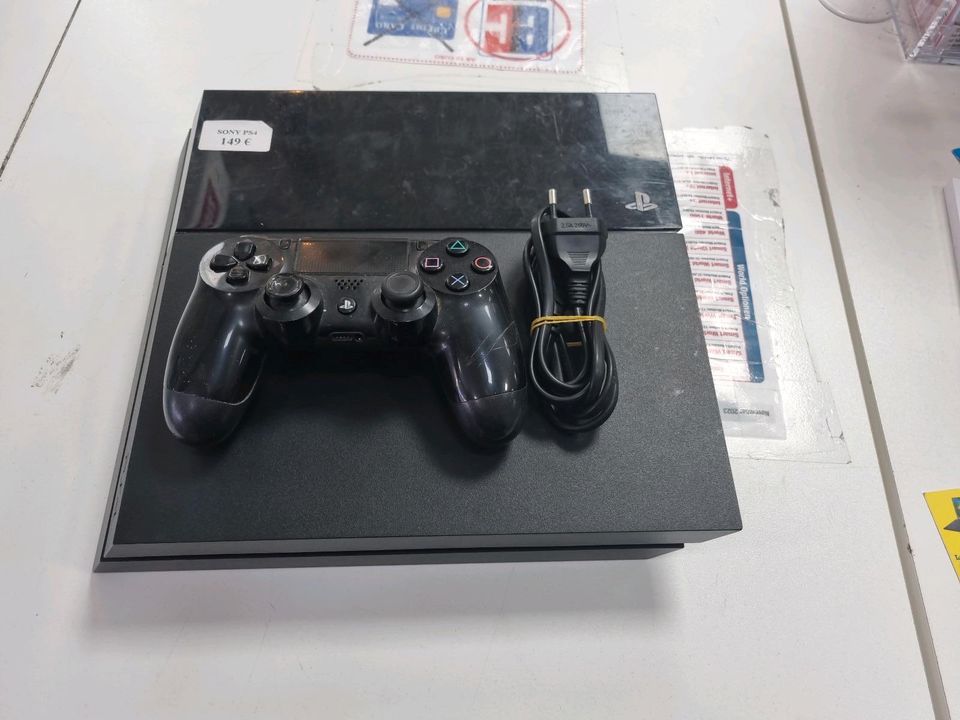 Playstation 4 500GB , 1 Controller in Braunschweig