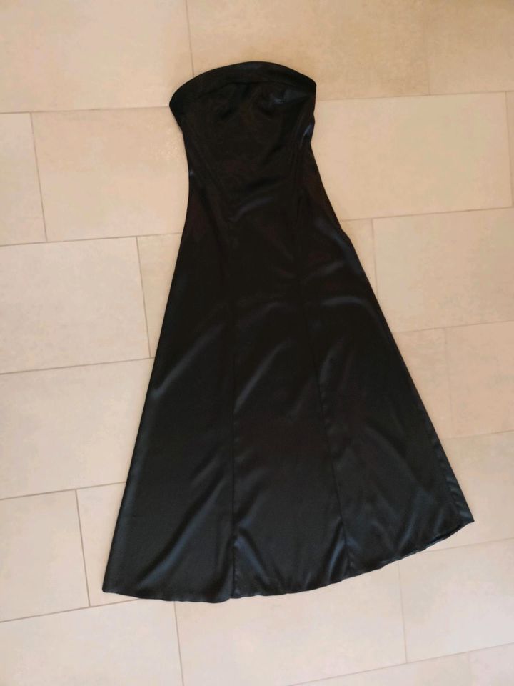 Abi Hochzeit Feier Kleid Satin schwarz bodenlang 36 S 38 M TOP in Fischbachau