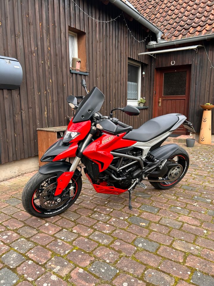 Ducati Hyperstrada 821 ABS! Gepflegt! in Winsen (Aller)