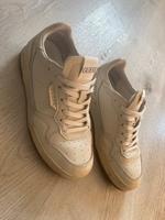 Beige Sneaker von Guess Nordrhein-Westfalen - Burbach Vorschau