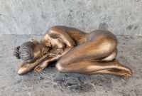 Figur Frau nackte schlafende Bronzeoptik Resin NEU Niedersachsen - Bissendorf Vorschau