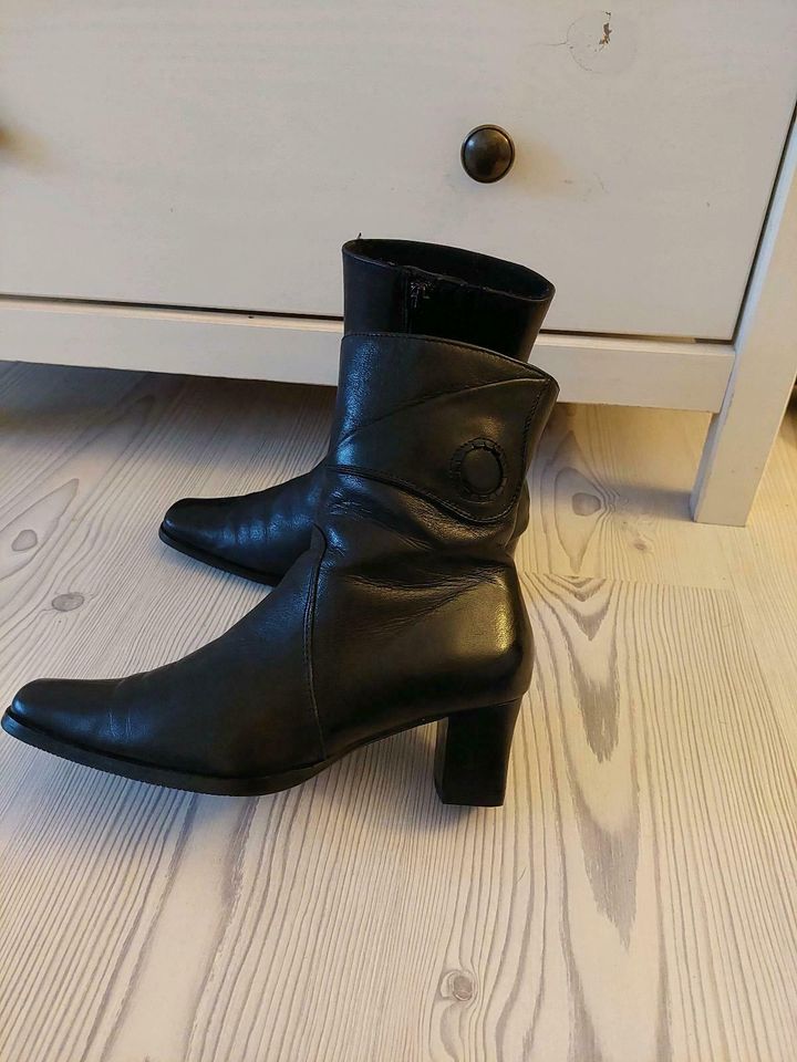 EKSBUT Stiefeletten Gr.37 Schwarz Echtleder Top Zustand !!! in Pankow -  Prenzlauer Berg | eBay Kleinanzeigen ist jetzt Kleinanzeigen