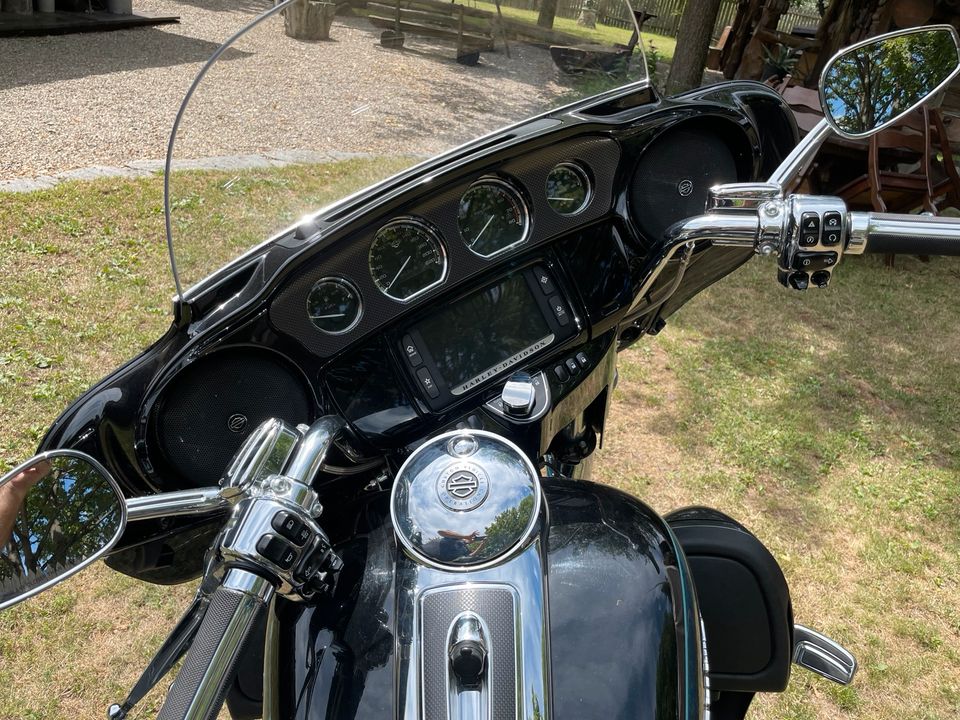 Harley Davidson CVO Ultra Limited in Freiburg im Breisgau