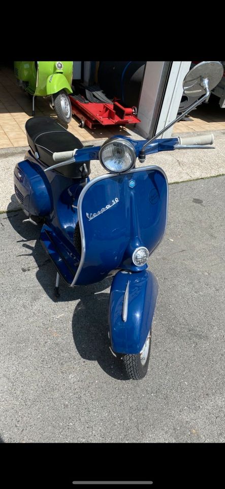 Vespa V50R bj72 blu Marina in Nürnberg (Mittelfr)