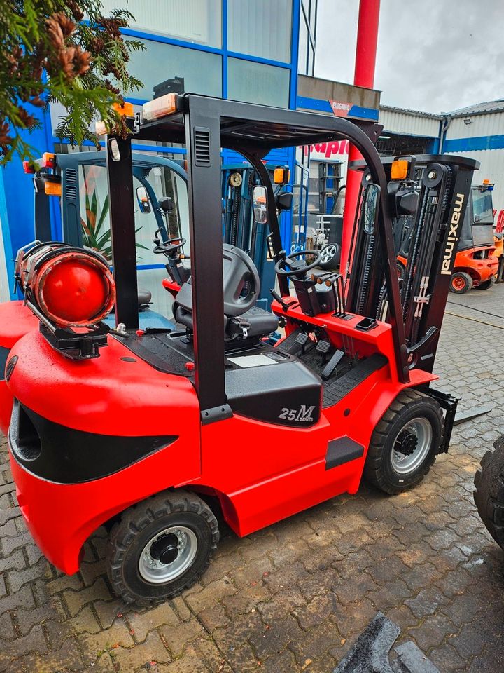 Stapler Maximal 25M Gas Wie NEU! Top Gepflegt! Wenig BS! in Wölfersheim