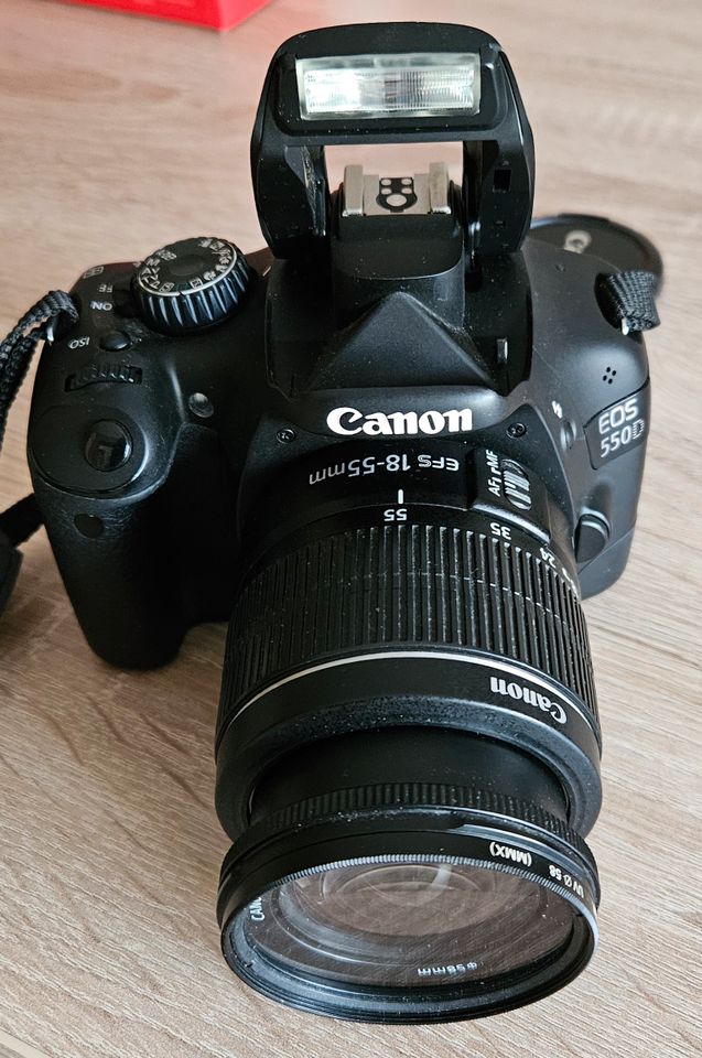 Canon EOS 550D mit 2 Objektiven und Zubehör in Dinslaken