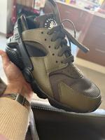 Nike Air Huarache Khaki schwarz Gr 42 NEU Nordrhein-Westfalen - Schwalmtal Vorschau