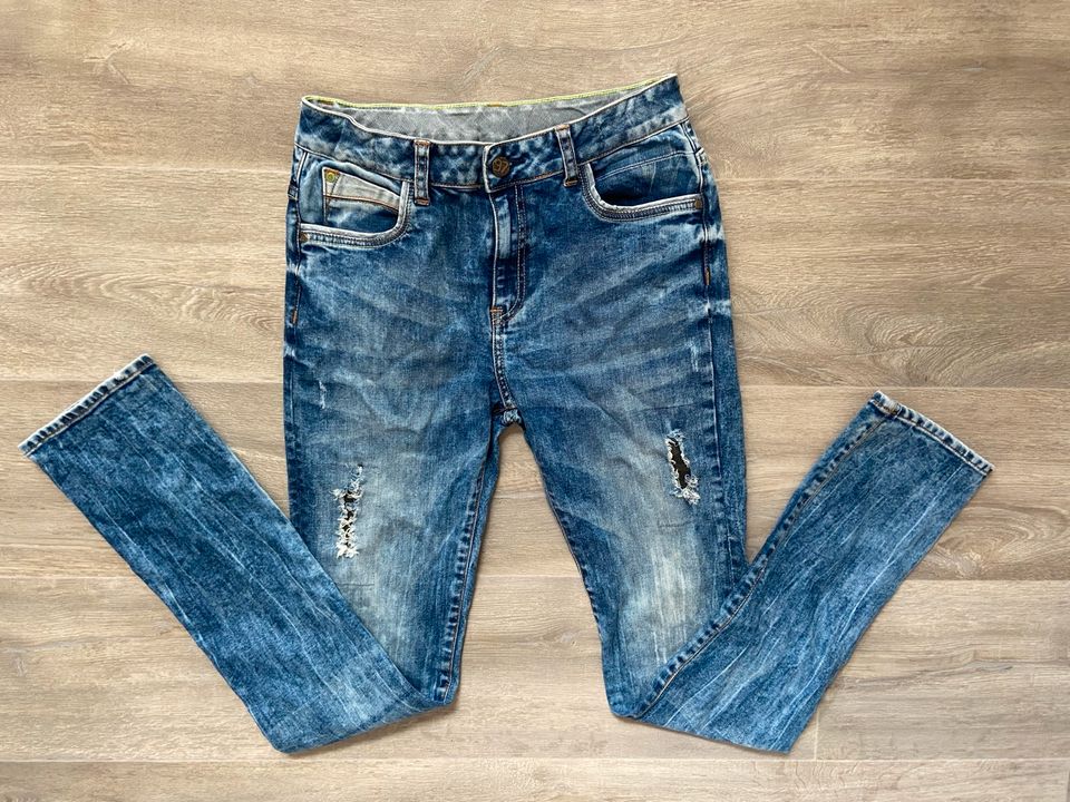 VINGINO Jeans used look Gr. 170/176 (16) neuwertig! in Holzminden