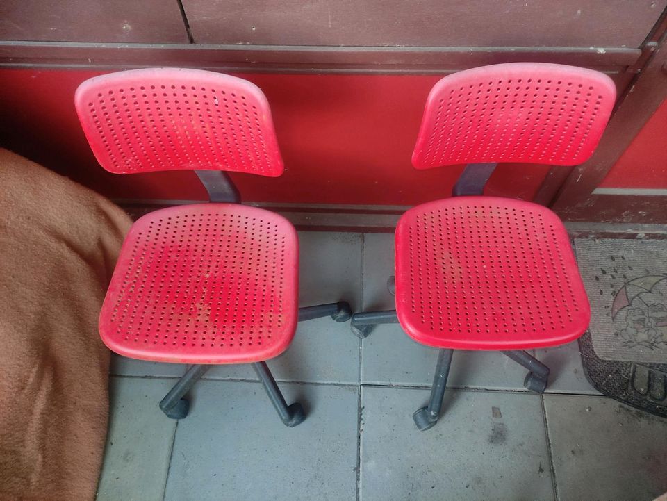2 Stück  Rote Büro Stühle Günstig Abzugeben in Hamburg