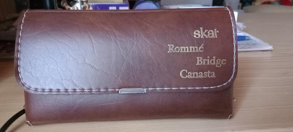 Skat Romme`Bridge Canasta Spielkarten Set - sehr gut - neuwertig in Bogen Niederbay