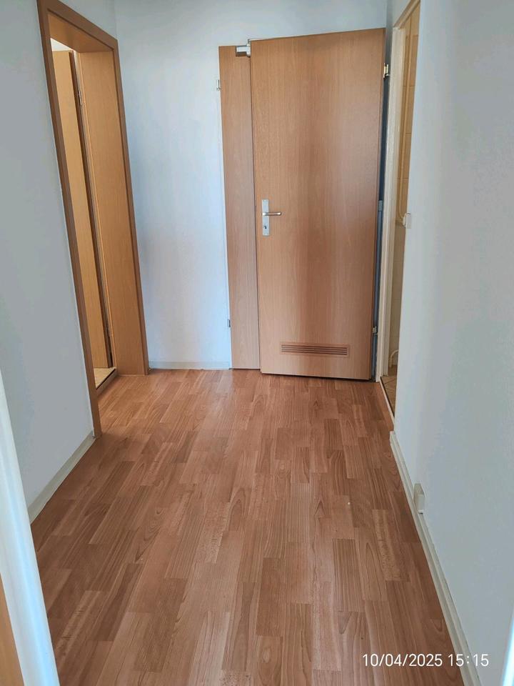 Helle 2-Zimmer-Wohnung mit Balkon & Einbauküche - Langfristig in Chemnitz