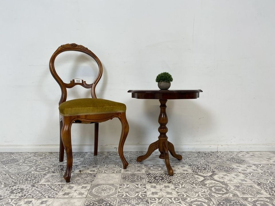 WMK Hübscher und sehr gut erhaltener Vintage Beistelltisch aus vollem Holz mit feinen Intarsien # Tischchen Kerzentisch Blumentisch Salontisch Ablage Couchtisch Stilmöbel # Lieferung möglich in Berlin