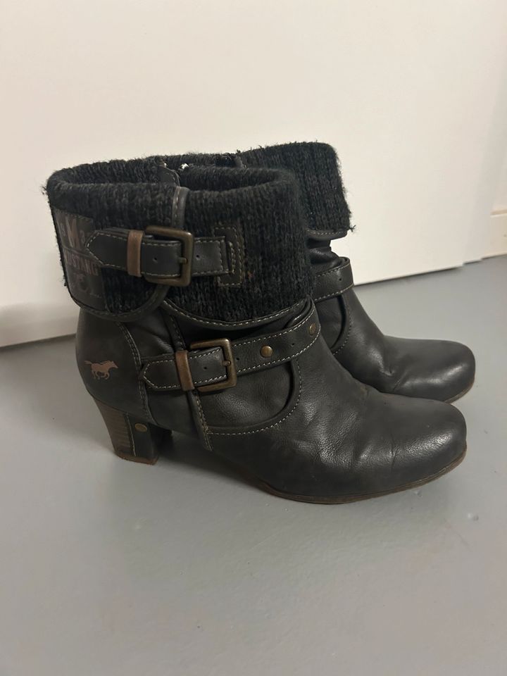 Mustang Stiefeletten 38 schwarz in Stahnsdorf