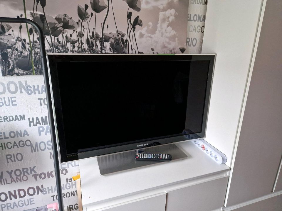 Samsung LED TV 37" in Weeze